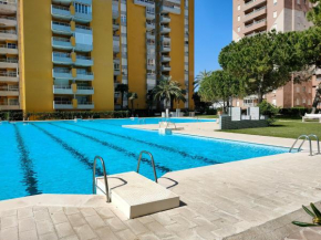 Global Properties, Practico apartamento con piscina en Residencial Brezo Canet